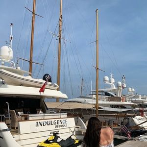 Meet your Posher, Chloe